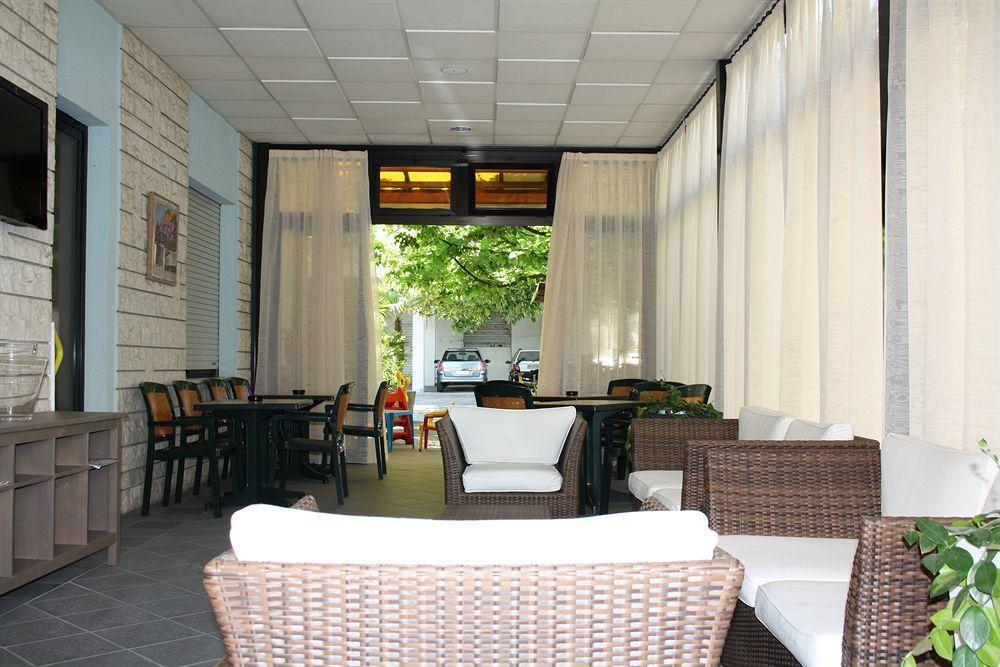 Hotel Villa Dei Gerani Rimini Exterior photo