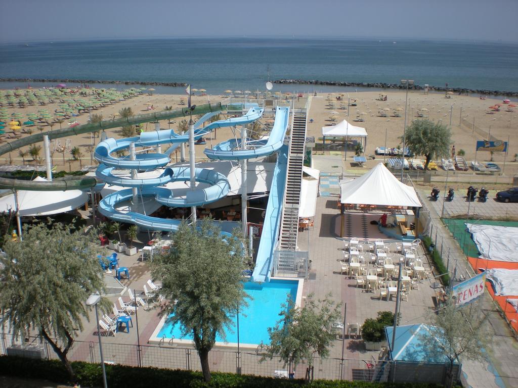 Hotel Villa Dei Gerani Rimini Exterior photo