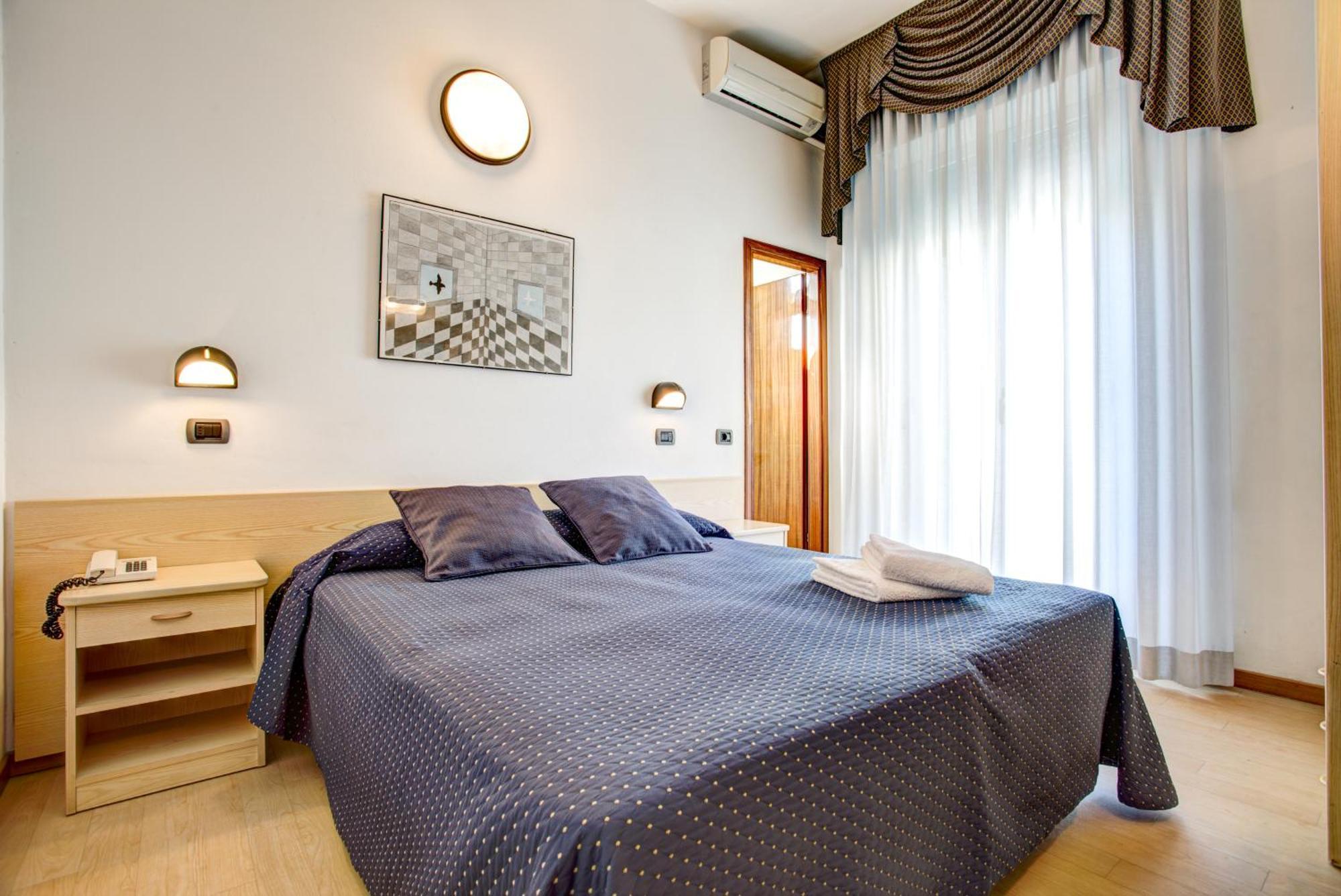 Hotel Villa Dei Gerani Rimini Exterior photo