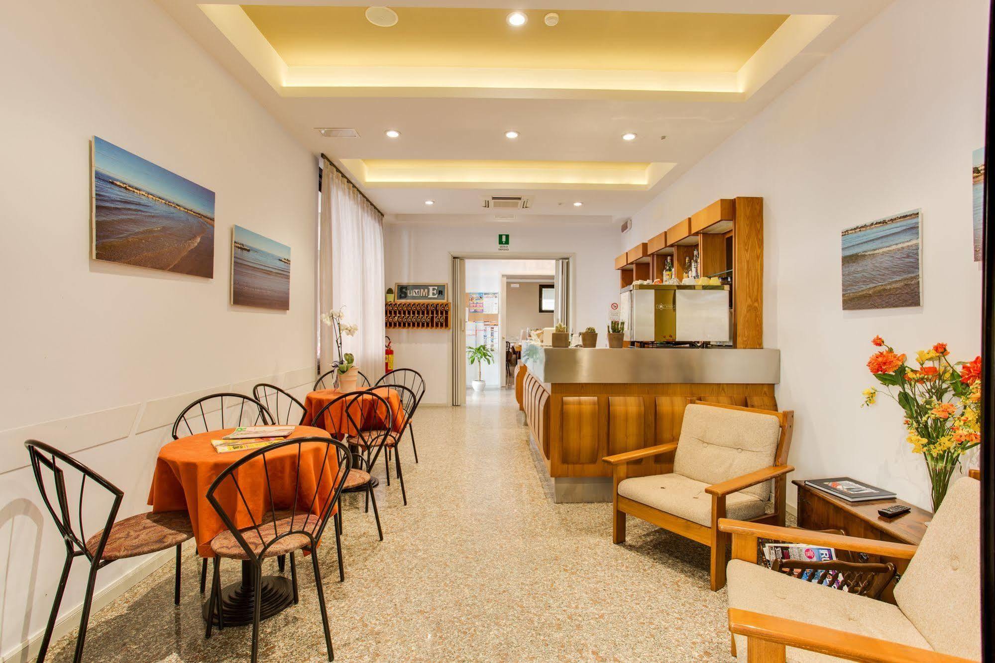 Hotel Villa Dei Gerani Rimini Exterior photo